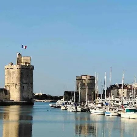 Super Between And Center La Rochelle (Charente-Maritime)